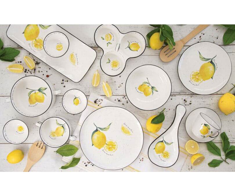 Porcelanowy pojemnik o średnicy 15 cm i wysokości 19 cm z 5 cześciowym zestawem przyborów kuchennych w kolorowym opakowaniu