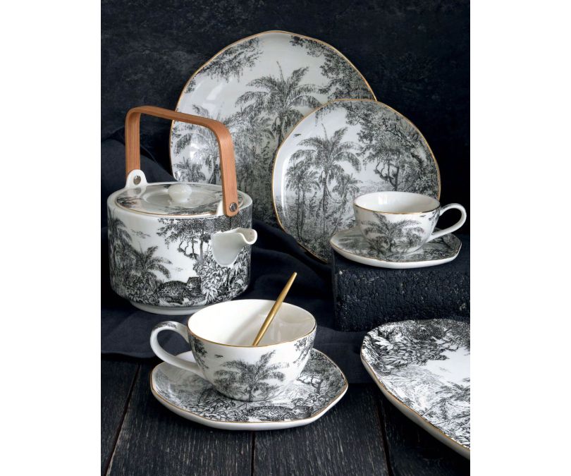 Porcelanowa miseczka o średnicy 12 cm.