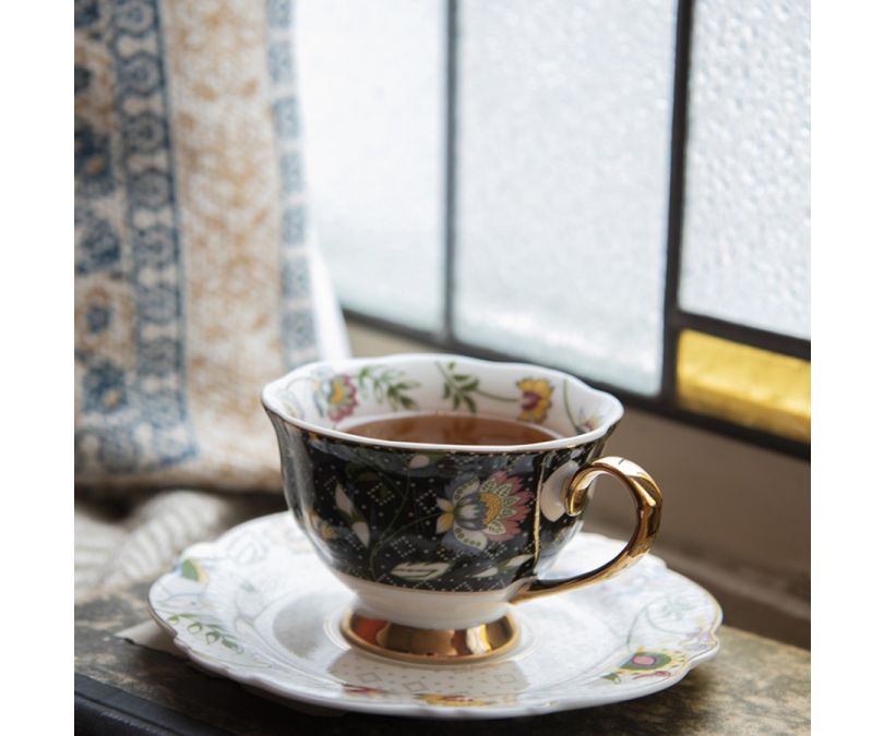 Filiżanka porcelowa kwiaty na czarno-złotym tle 200 ml komplet 2 szt.